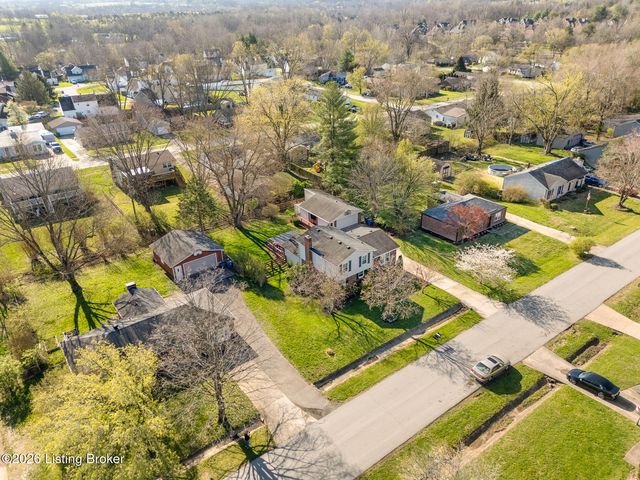 6530 Manassas Dr, Pewee Valley, KY 40056