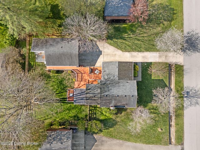 6530 Manassas Dr, Pewee Valley, KY 40056