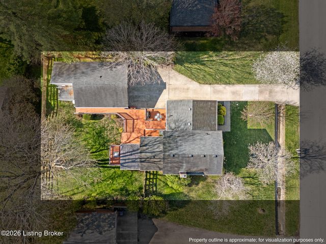 6530 Manassas Dr, Pewee Valley, KY 40056