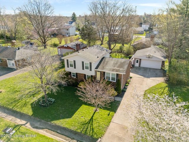 6530 Manassas Dr, Pewee Valley, KY 40056