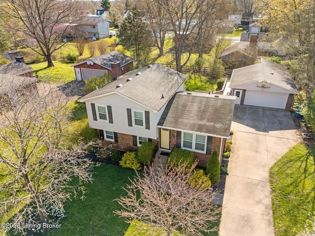 6530 Manassas Dr, Pewee Valley, KY 40056