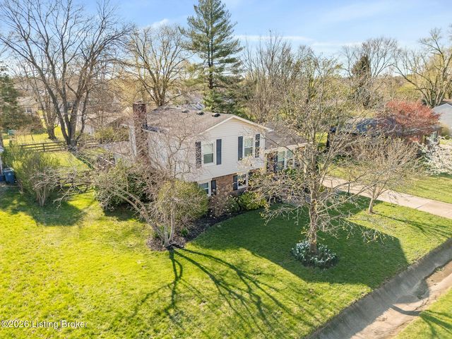 6530 Manassas Dr, Pewee Valley, KY 40056