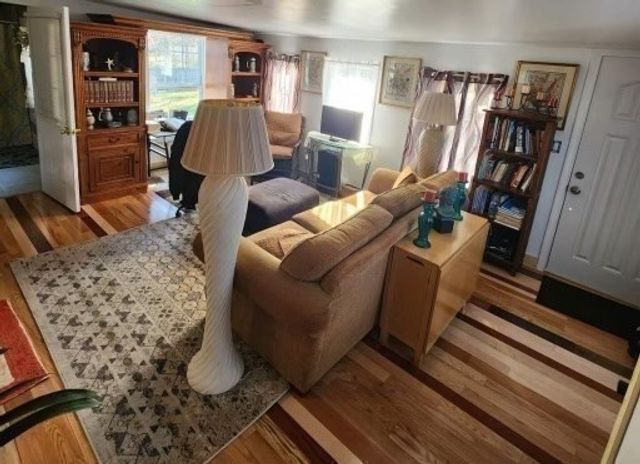 75 Dale Ave, Leominster, MA 01453
