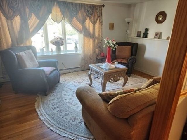 75 Dale Ave, Leominster, MA 01453