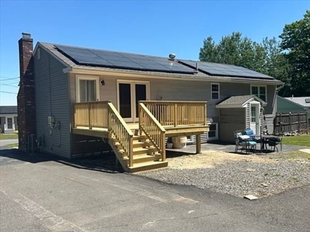 75 Dale Ave, Leominster, MA 01453