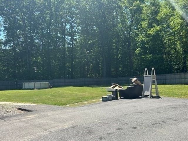 75 Dale Ave, Leominster, MA 01453
