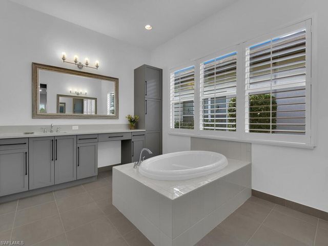 28606 Sicily LOOP, Bonita Springs, FL 34135