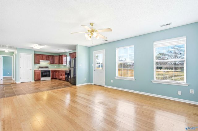 8246 Wall Triana Hwy, Harvest, AL 35749