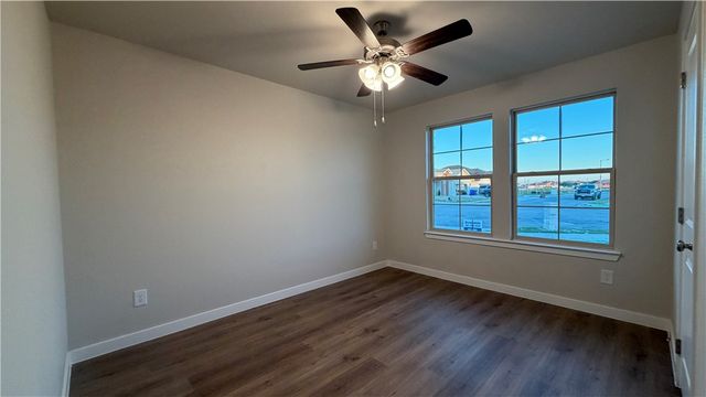 3542 Sepehr Lake Dr, Robstown, TX 78380