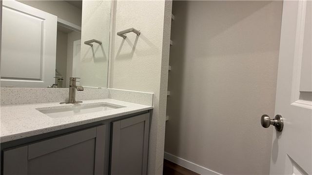 3542 Sepehr Lake Dr, Robstown, TX 78380