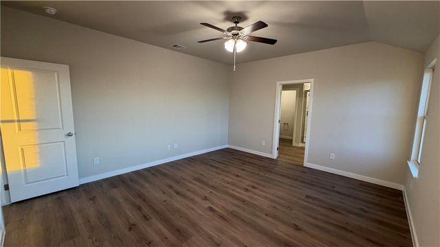 3542 Sepehr Lake Dr, Robstown, TX 78380