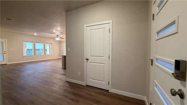 3542 Sepehr Lake Dr, Robstown, TX 78380