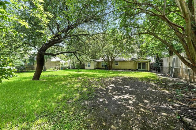 6305 S Rice Avenue, Bellaire, TX 77401