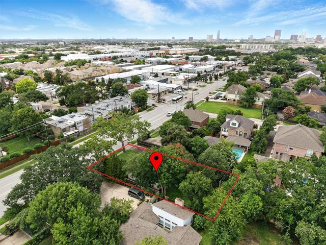 6305 S Rice Avenue, Bellaire, TX 77401