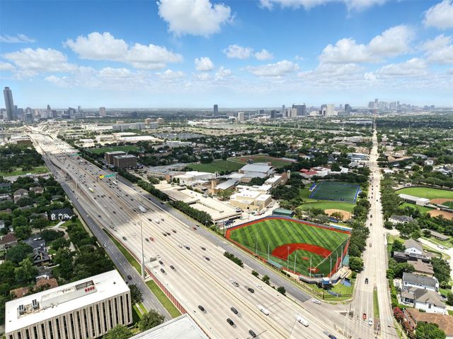 6305 S Rice Avenue, Bellaire, TX 77401