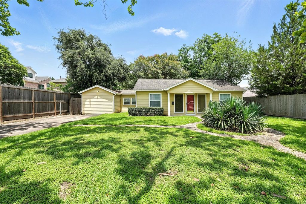 6305 S Rice Avenue, Bellaire, TX 77401