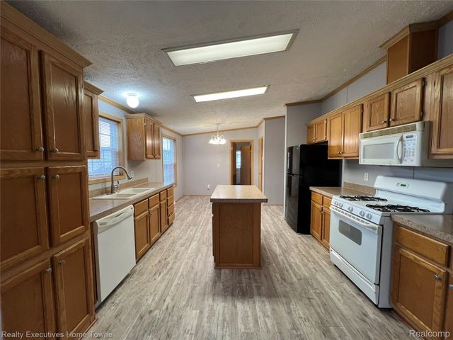 3763 CROSS CREEK, Dryden Township, MI 48428