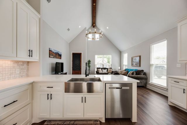 109 Vaughn Meadows Drive, Tom Bean, TX 75491
