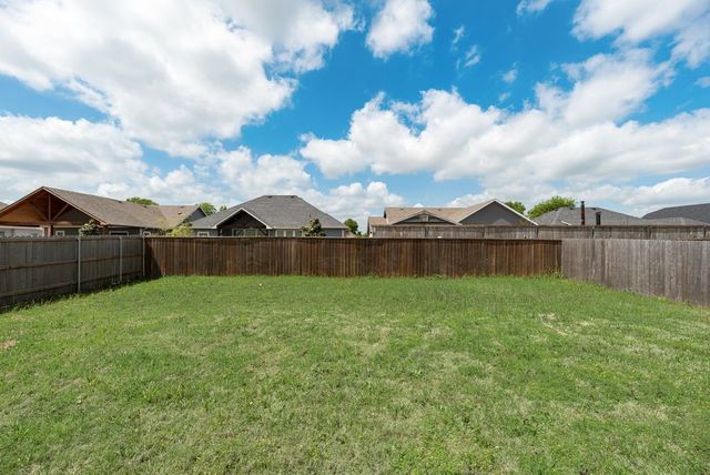 109 Vaughn Meadows Drive, Tom Bean, TX 75491