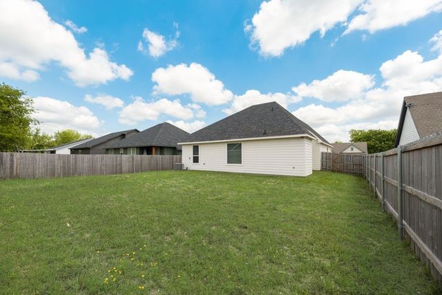 109 Vaughn Meadows Drive, Tom Bean, TX 75491