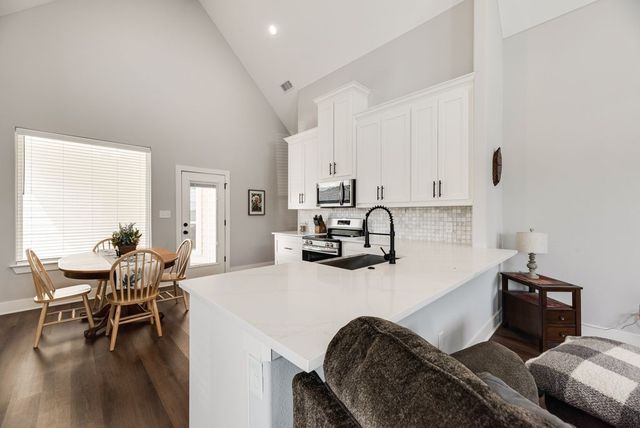 109 Vaughn Meadows Drive, Tom Bean, TX 75491