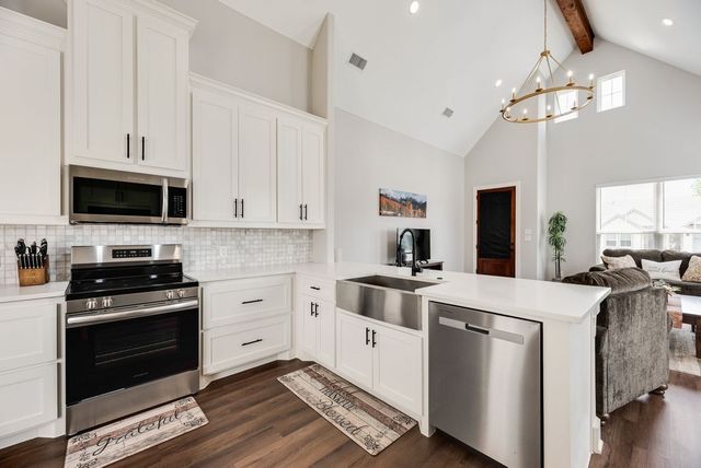109 Vaughn Meadows Drive, Tom Bean, TX 75491