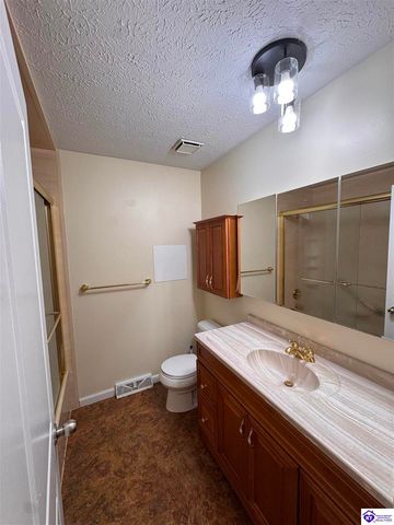 108 Wedgewood Court, Radcliff, KY 40160