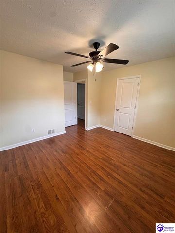 108 Wedgewood Court, Radcliff, KY 40160