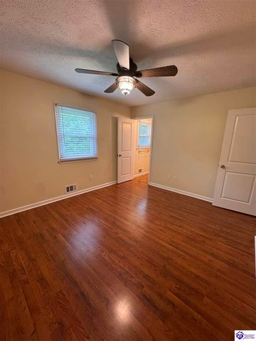 108 Wedgewood Court, Radcliff, KY 40160