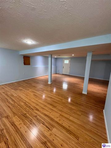 108 Wedgewood Court, Radcliff, KY 40160