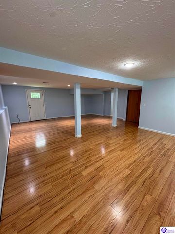 108 Wedgewood Court, Radcliff, KY 40160