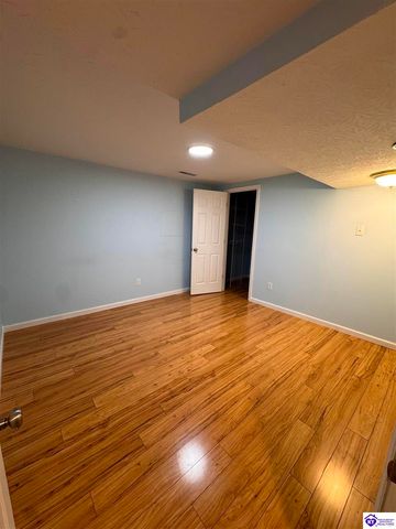108 Wedgewood Court, Radcliff, KY 40160