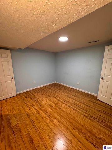108 Wedgewood Court, Radcliff, KY 40160