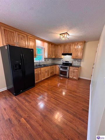 108 Wedgewood Court, Radcliff, KY 40160