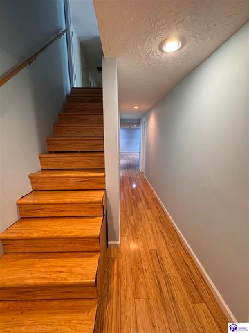 108 Wedgewood Court, Radcliff, KY 40160