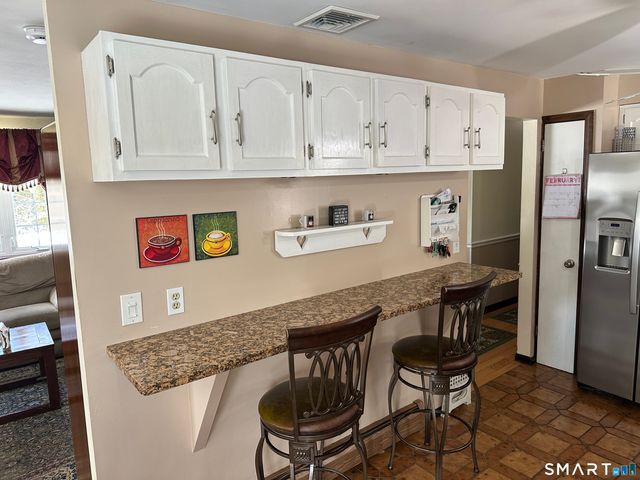 33 Sky View Circle, Hamden, CT 06514