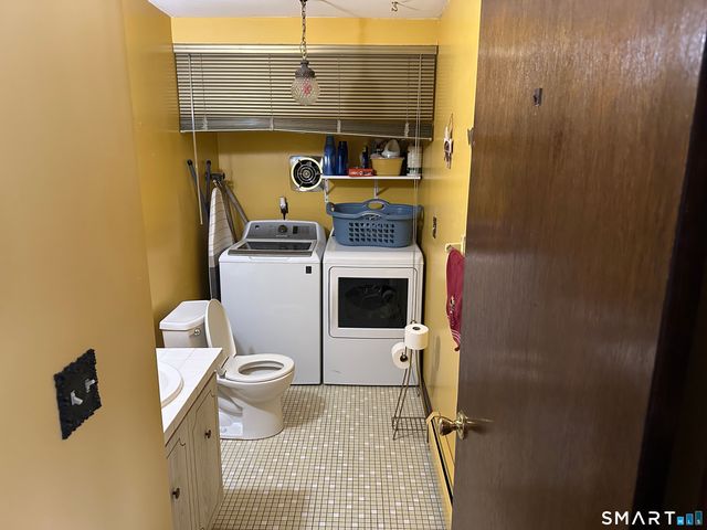 33 Sky View Circle, Hamden, CT 06514