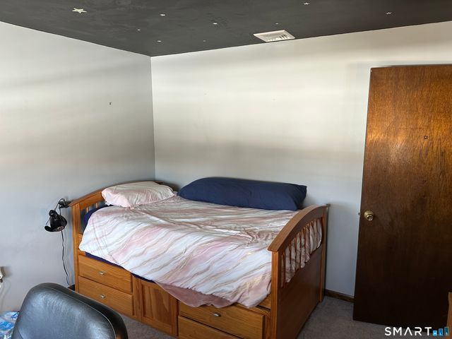 33 Sky View Circle, Hamden, CT 06514