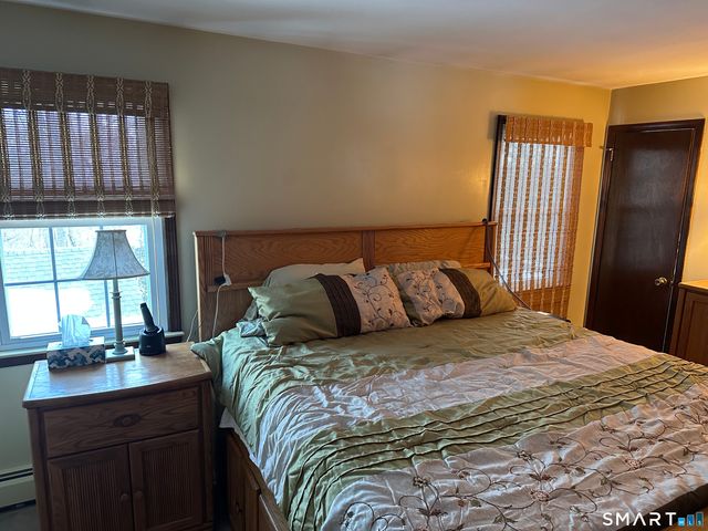 33 Sky View Circle, Hamden, CT 06514