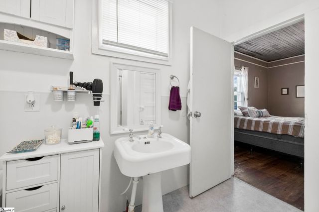 343 Main Street, Converse, SC 29329