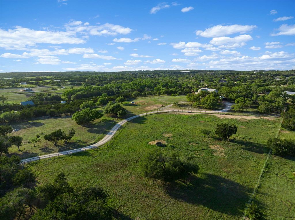 2400 W Fitzhugh RD, Dripping Springs, TX 78620