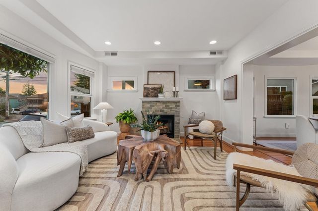 688 57th ST, Oakland, CA 94609