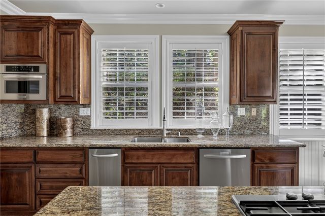 28462 North Bay Road, Lake Arrowhead, CA 92352