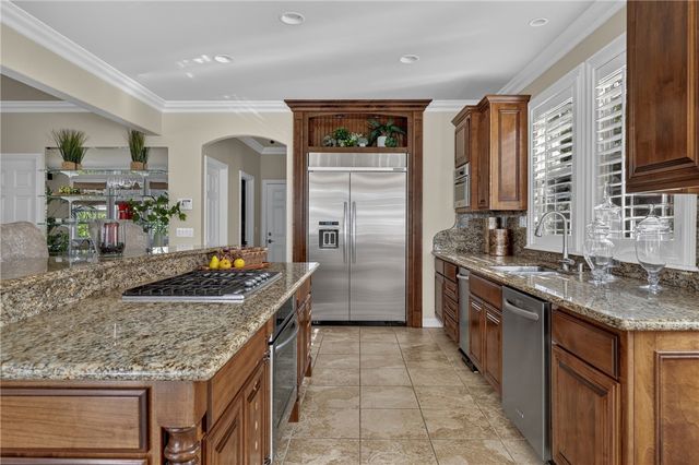 28462 North Bay Road, Lake Arrowhead, CA 92352