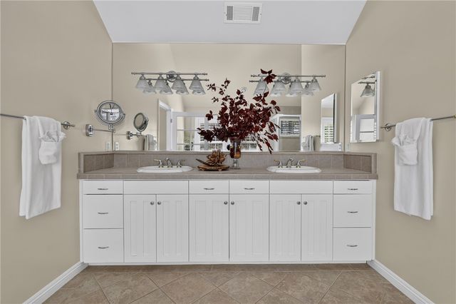 28462 North Bay Road, Lake Arrowhead, CA 92352