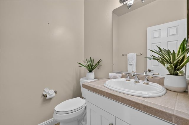 28462 North Bay Road, Lake Arrowhead, CA 92352