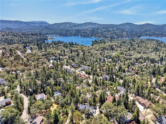 28462 North Bay Road, Lake Arrowhead, CA 92352