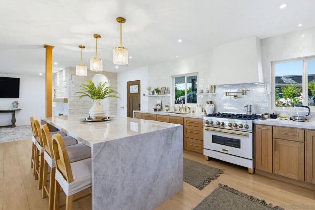 9165 San Juan Place, La Mesa, CA 91941