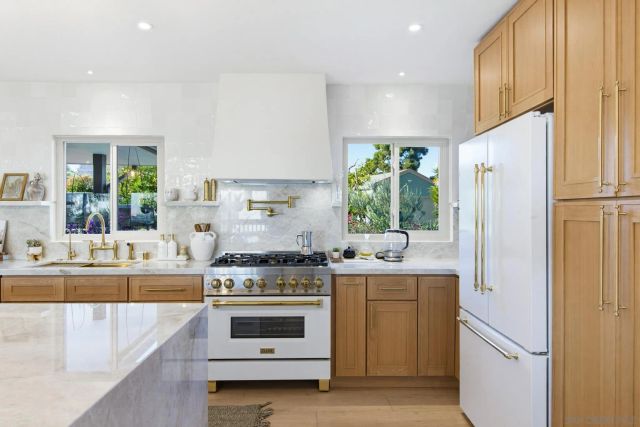 9165 San Juan Place, La Mesa, CA 91941