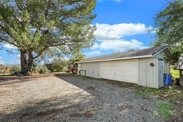 4317 Curran Rd, Ione, CA 95640